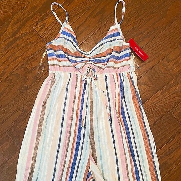 Xhiliration cropped jumpsuit - Picture 2 of 4